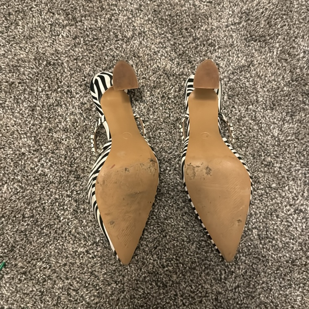 Zebra Mule Size 8 - image 3